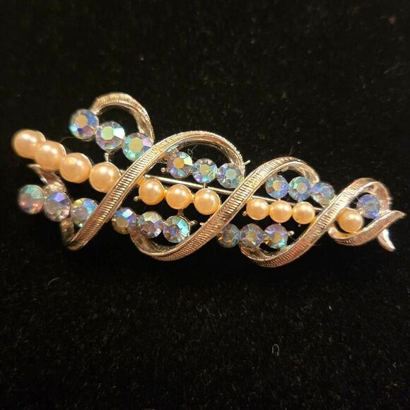 Coro Silver Blue AB Pearl Brooch Pin - Picture 1 of 8